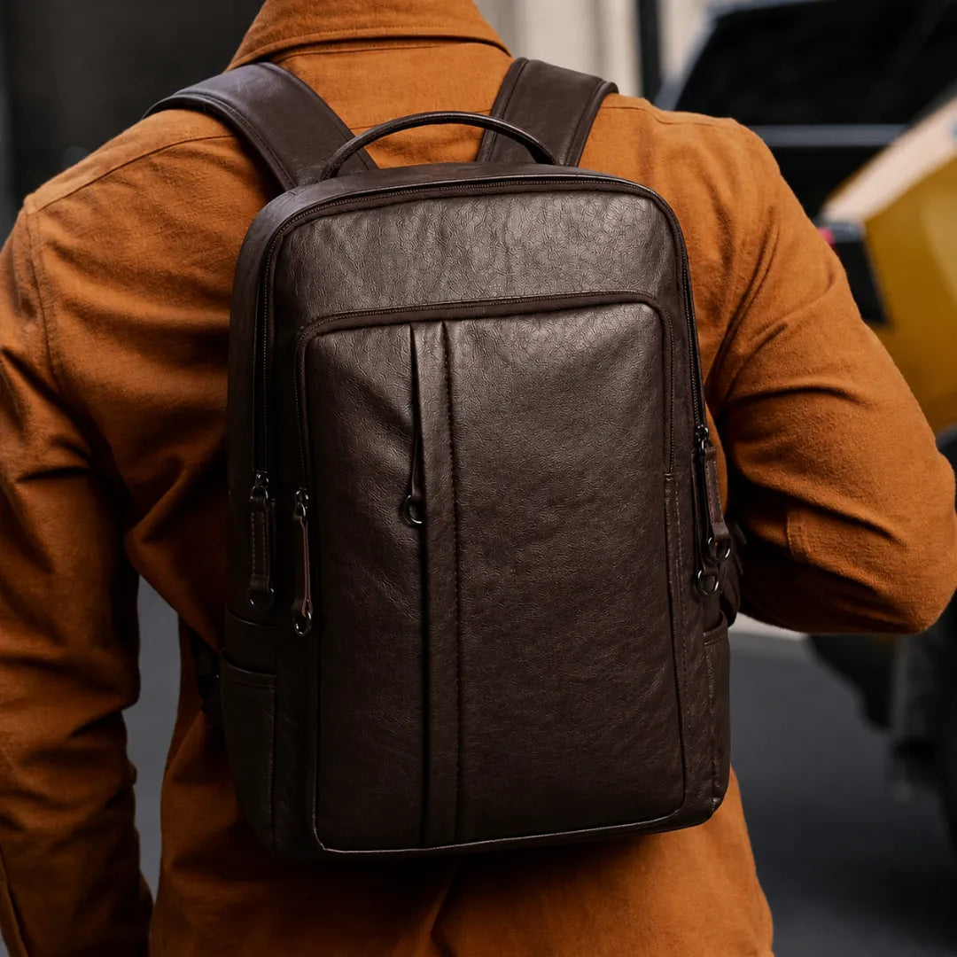 Mochila de Couro Modelo Mônaco Marrom