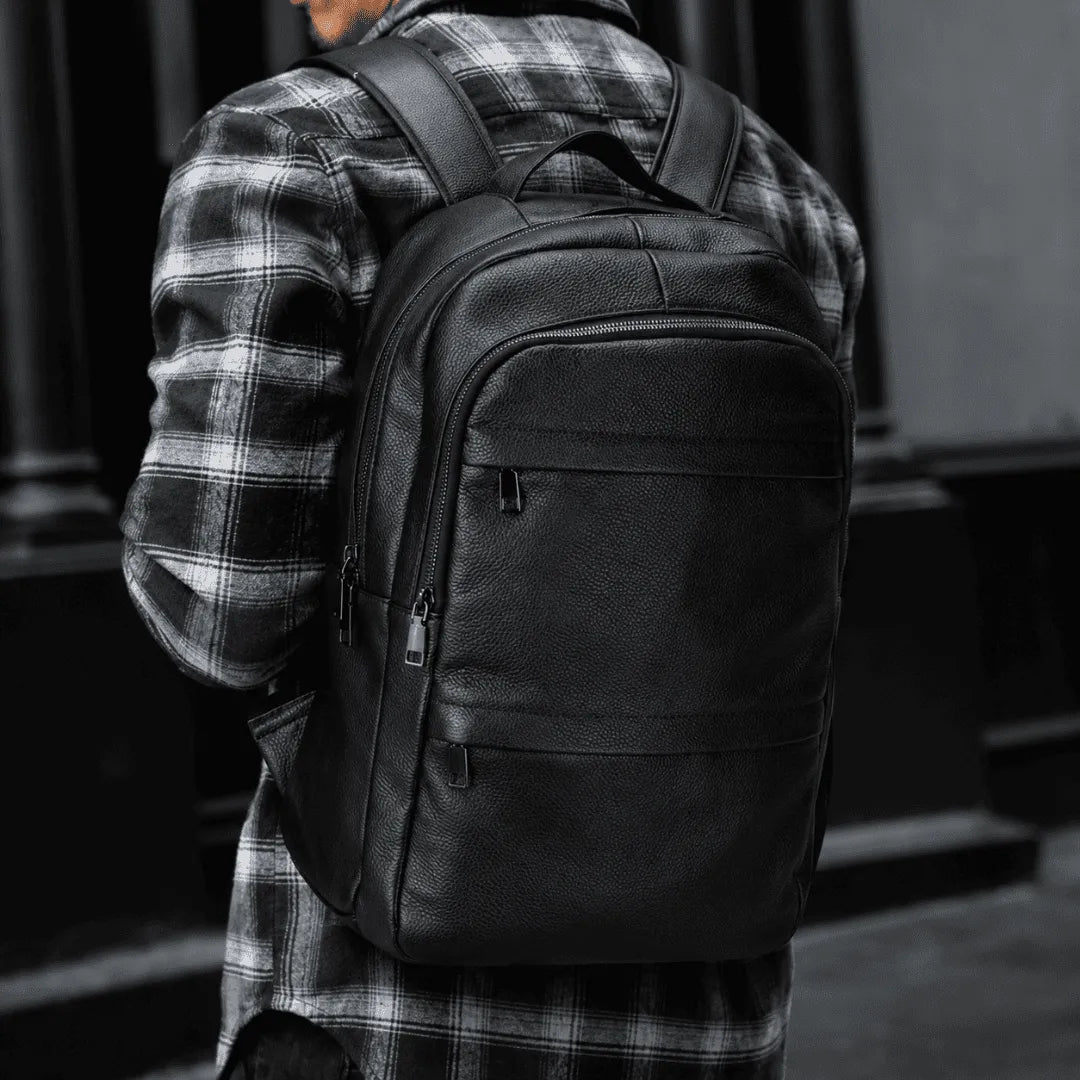 Mochila de Couro Modelo Singapura